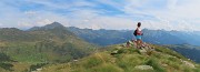 55 Vista panoramica dalla cima del Mincucco (2001 m) verso il San Marco a sx e Cavallo-Pegherolo ...a dx